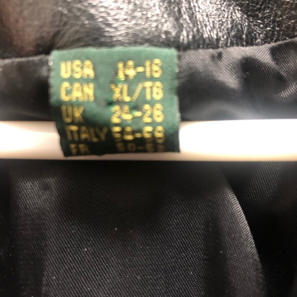 Danier - Picture 7 of 7